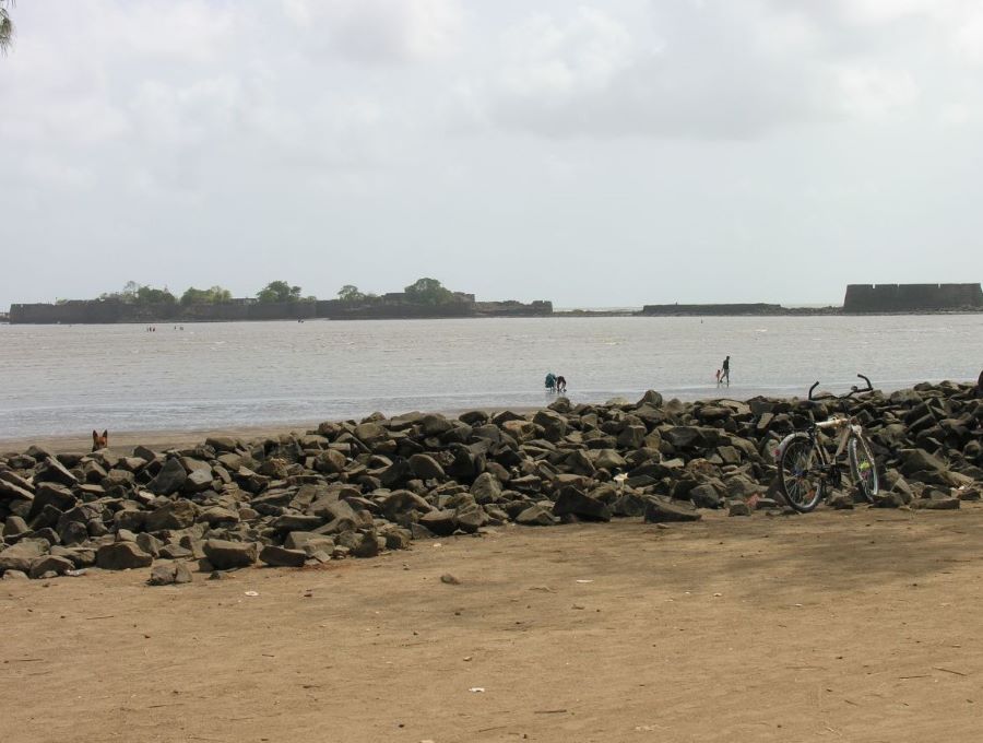 famous beaches to visit in alibaug