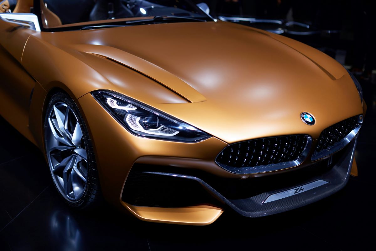 shape of a bmw car bonnet