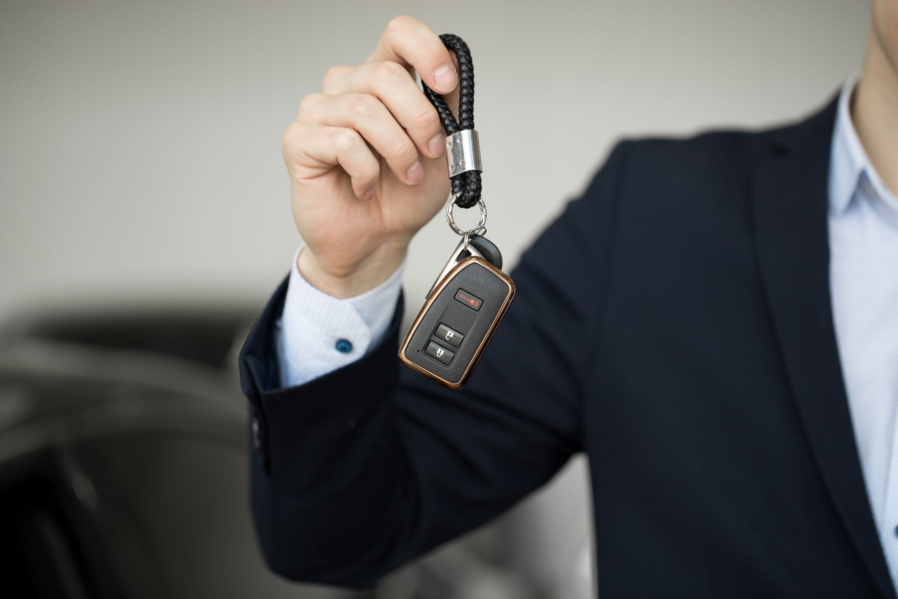 Keyless Entry vs Traditional Car Keys