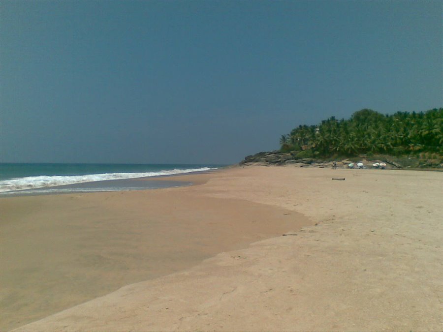 chowara beach in thiruvananthapuram