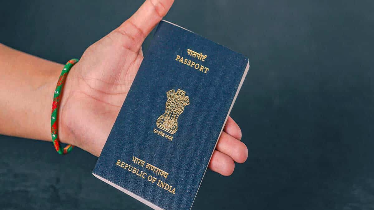 add spouse name in passport