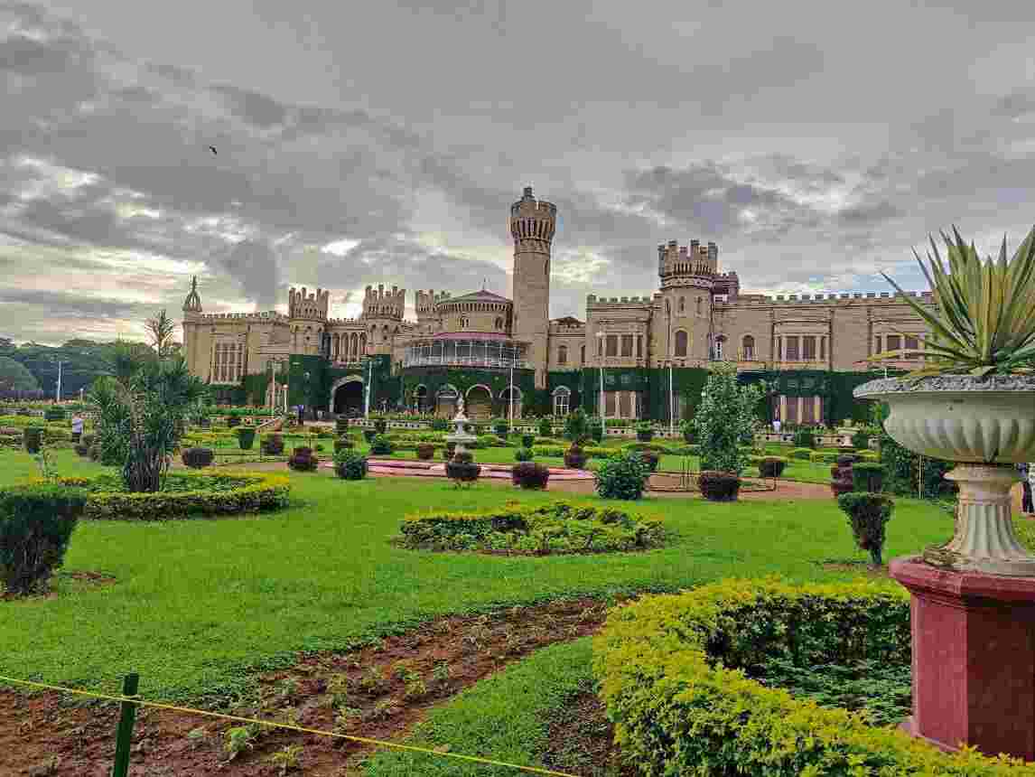 tourist places in bangalore palace