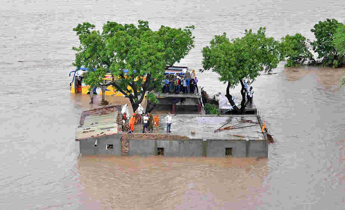 causes of flood
