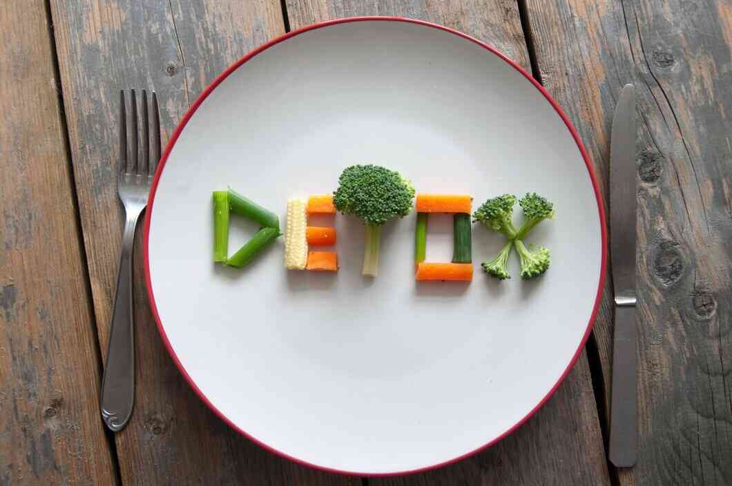 What is Detox Dieting? Meaning, Benefits & Detox Foods Explained