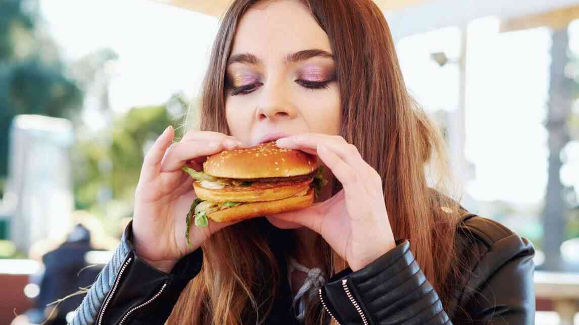 disadvantages of eating junk food