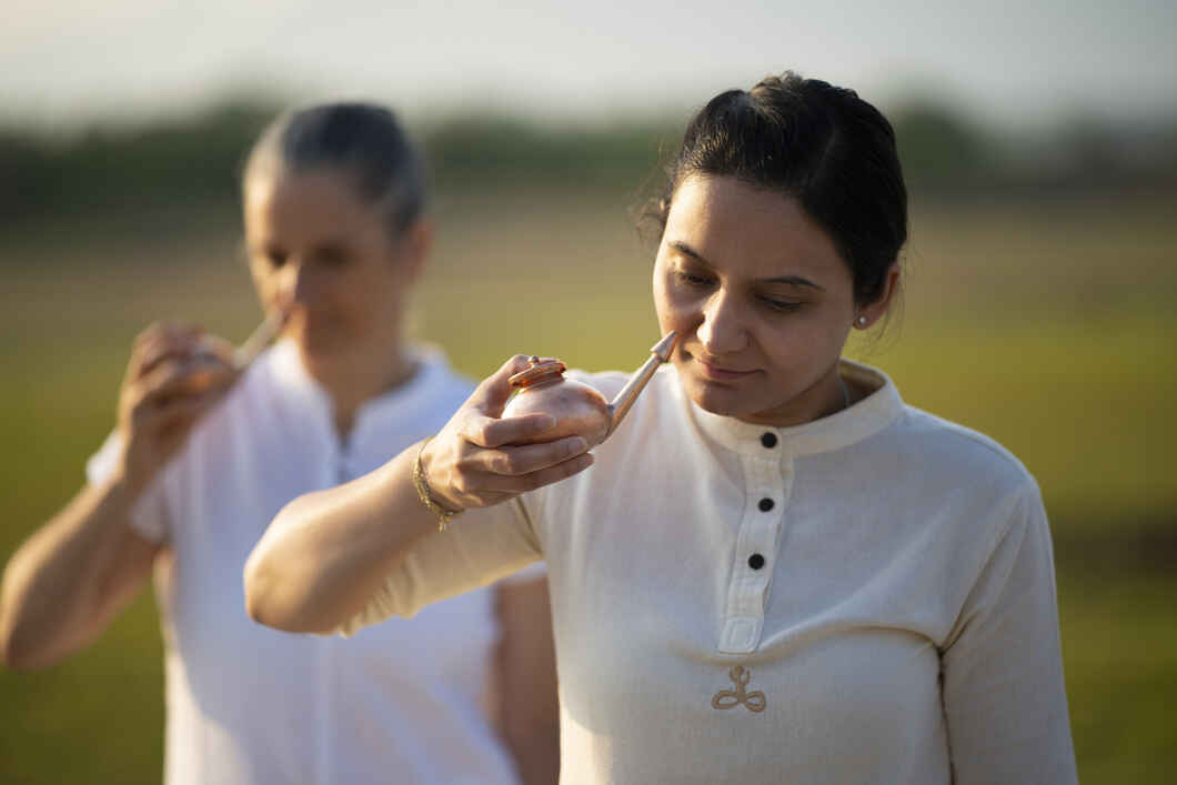 Benefits Of Jala Neti: Required Tools & Steps To Do Benefits Of Jala Neti: Required Tools & Steps To Do