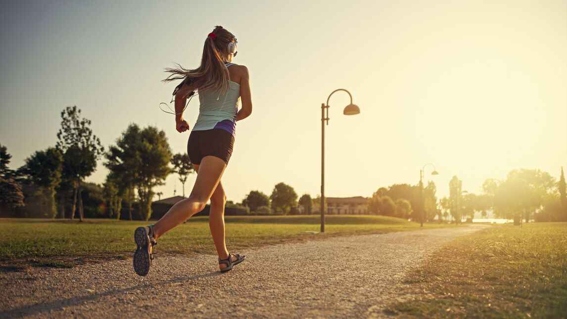 Jogging vs Walking Meaning, Differences and Benefits
