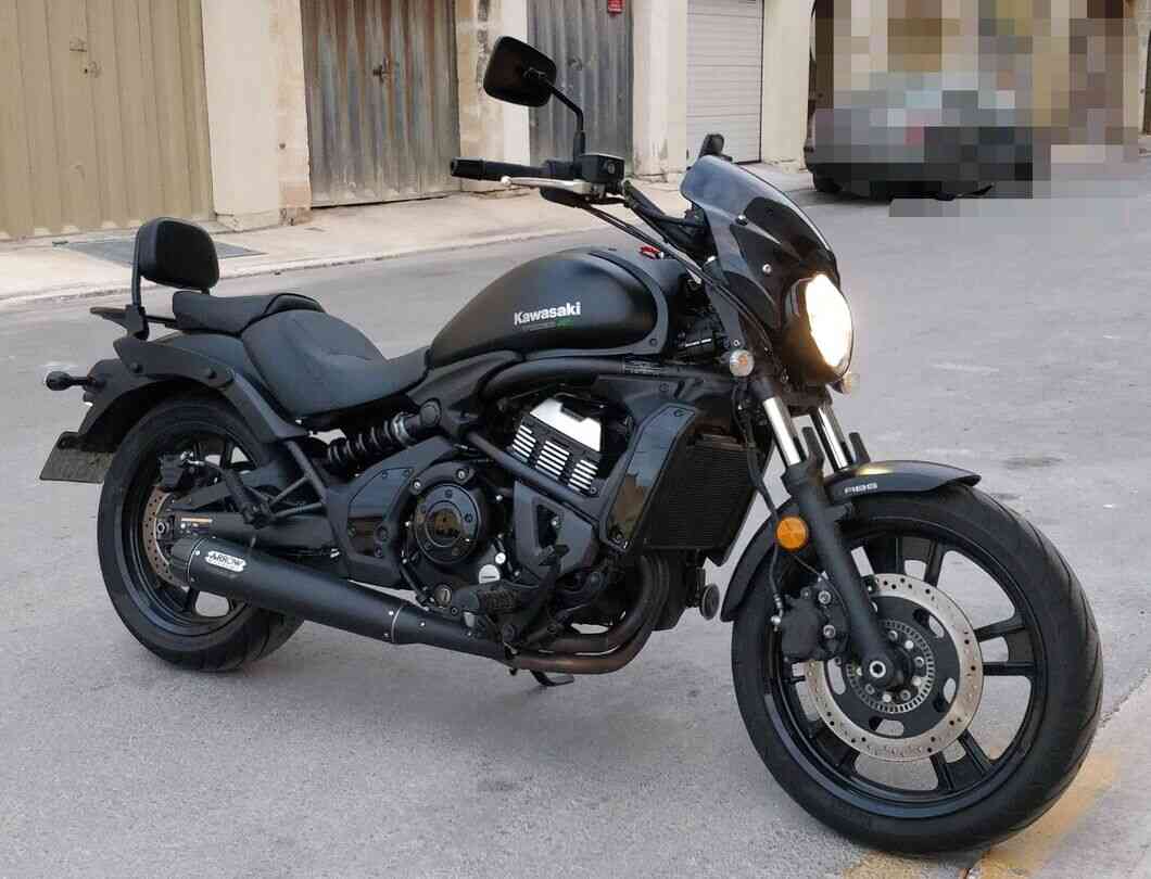 Kawasaki bikes under 10 lakhs best sale