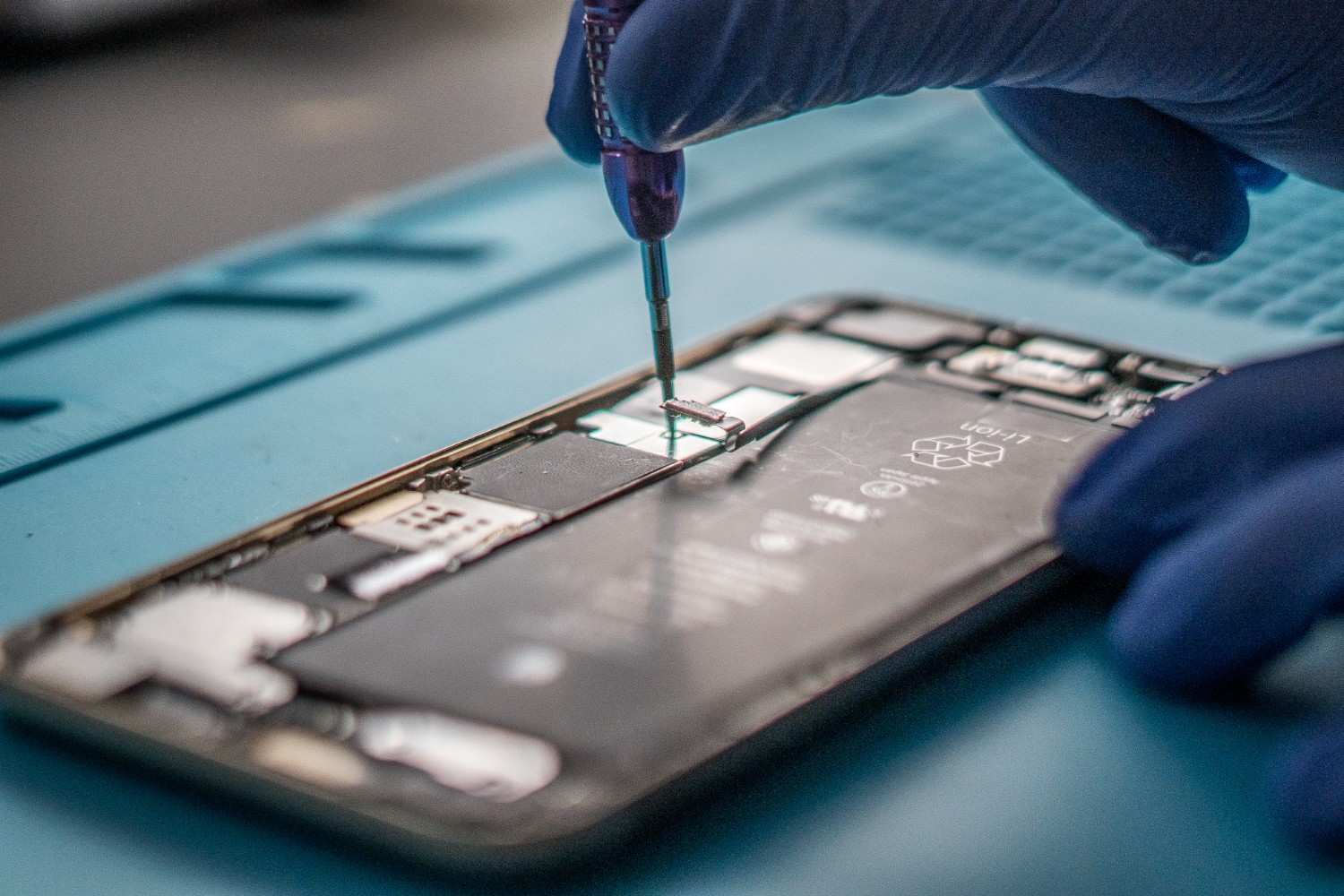 mobile repair shop