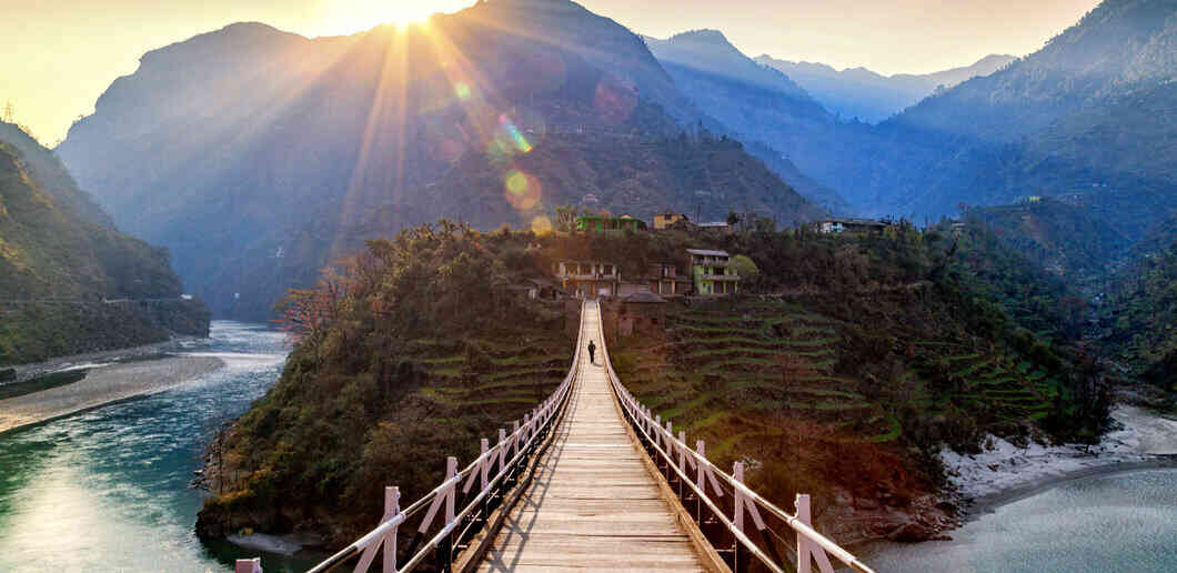 places to visit in april india