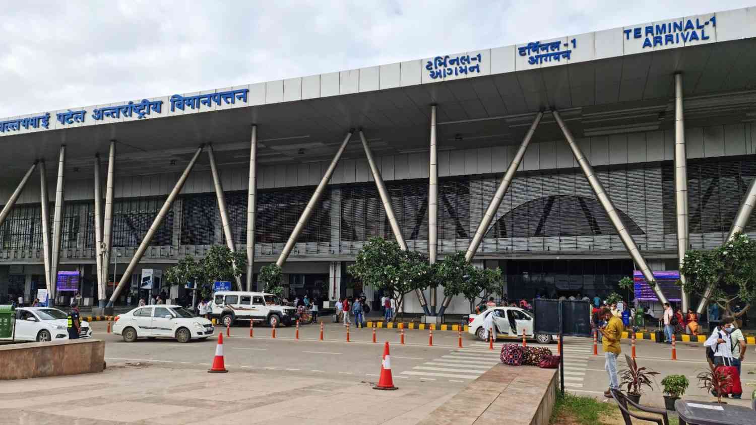 sardar vallabhbhai patel international airport ahmedabad