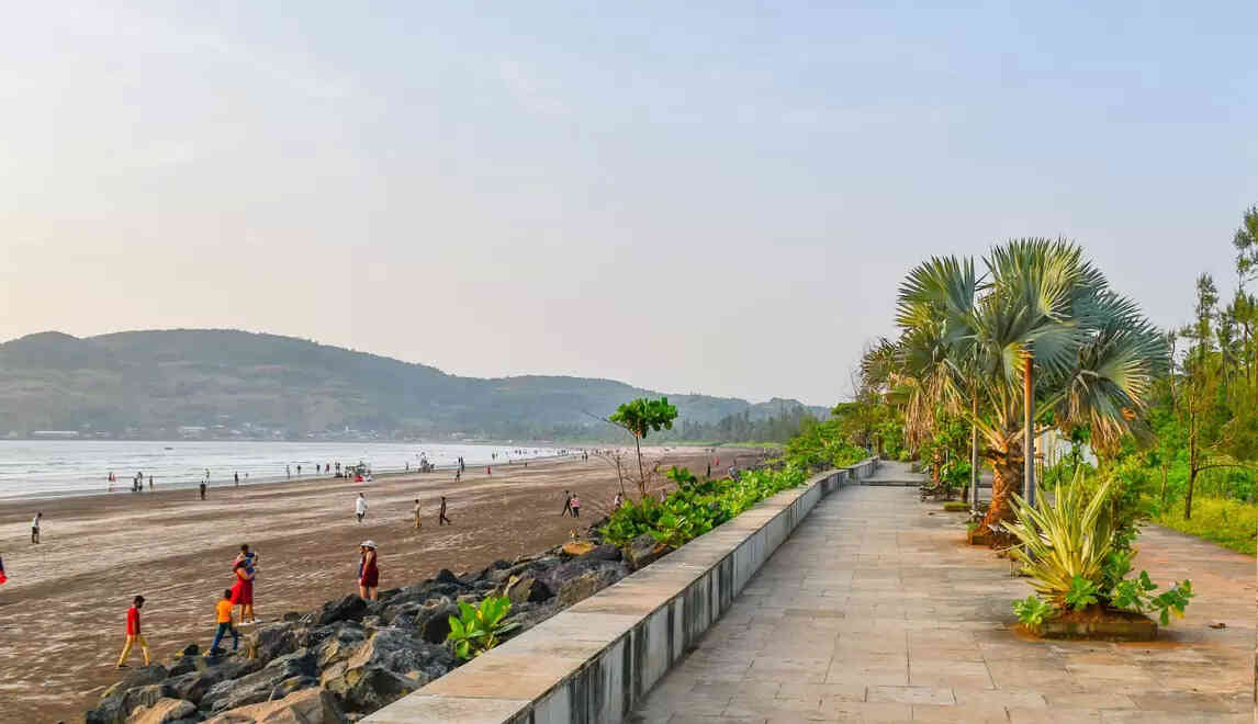 shrivardhan beach