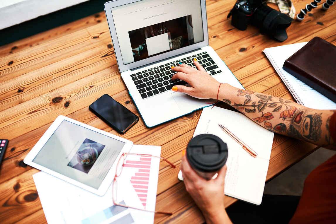 travel and food blogging business