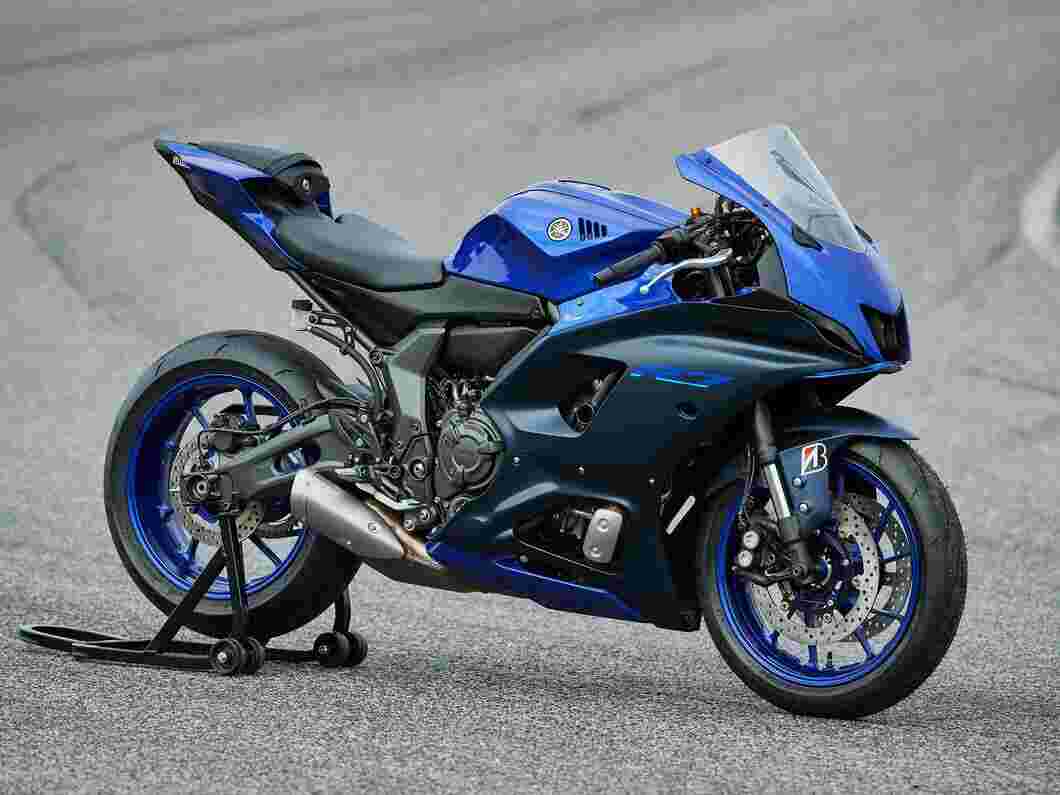 yamaha R7