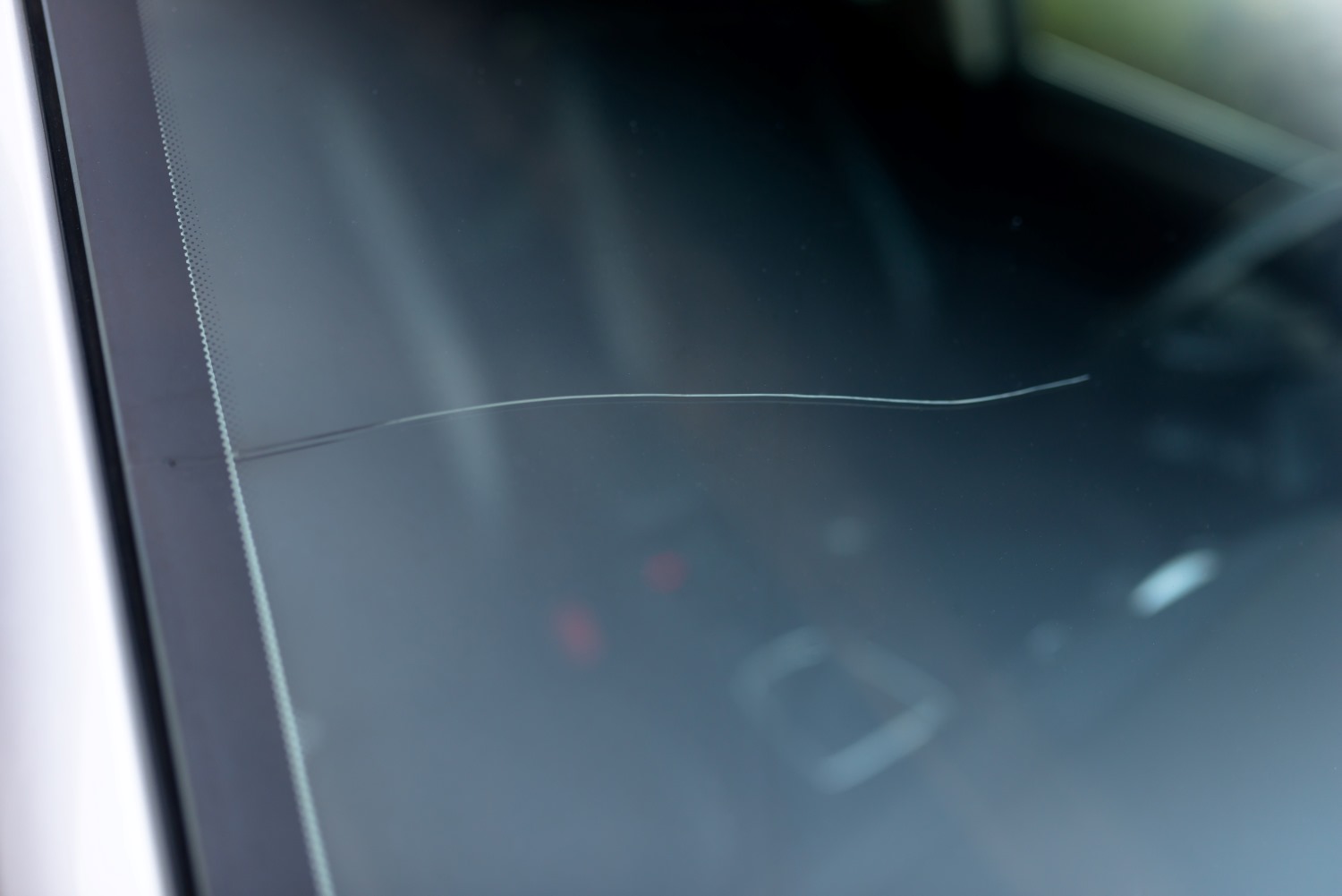 how to remove scratches from car windshield