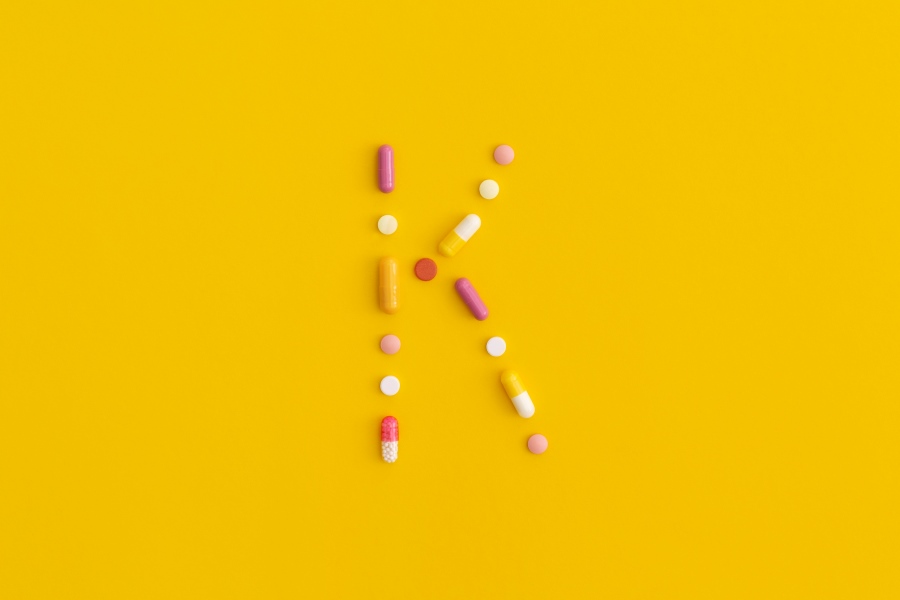 how vitamin k helps the human body with blood clotting