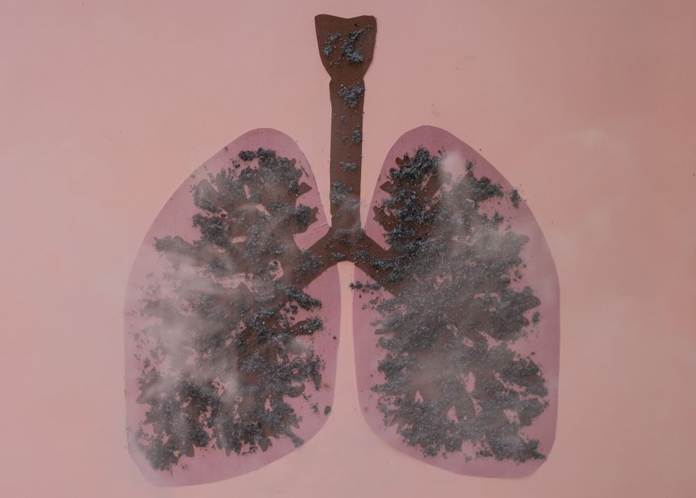 human-lungs-covered-in-ash-from-cigaret.jpg