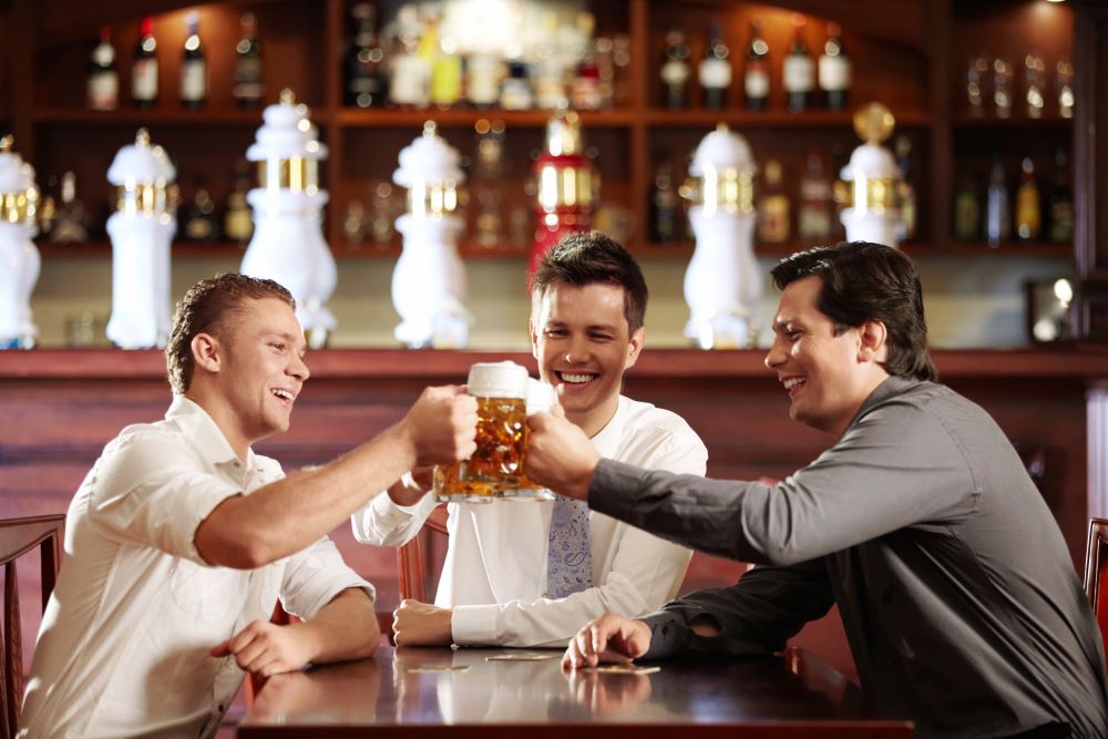 friends at pub