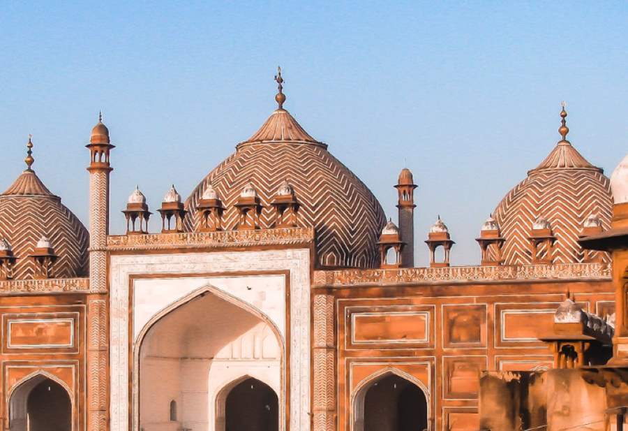 beautiful jama masjid in agra