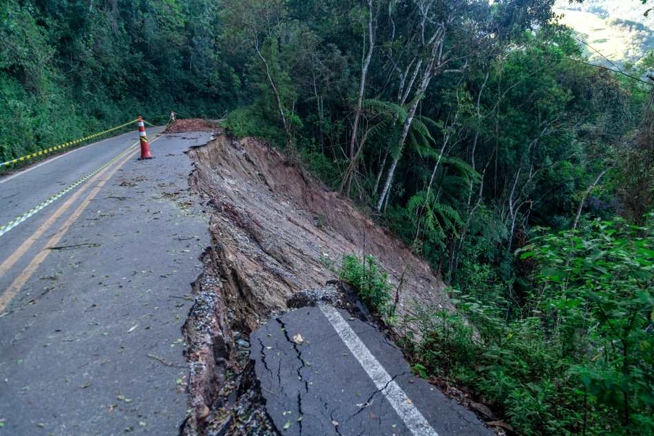 do's and don'ts during landslide