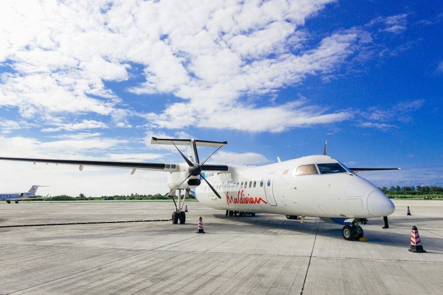 maldives airlines at runway