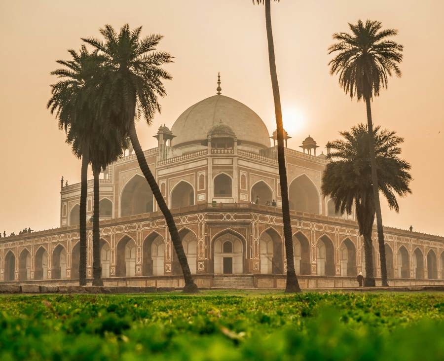 famous mosque to visit in delhi