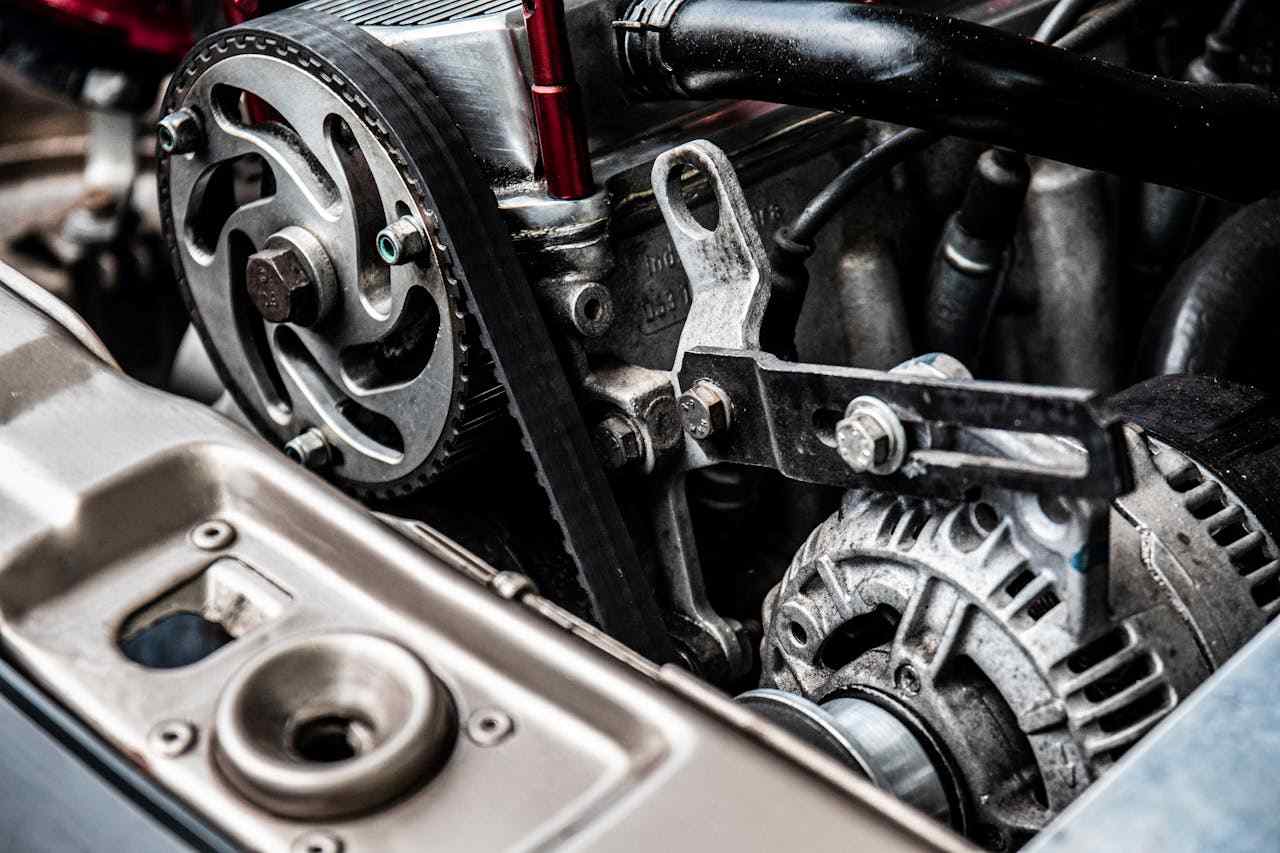 difference between 3 cylinder engines and 4 cylinder engines