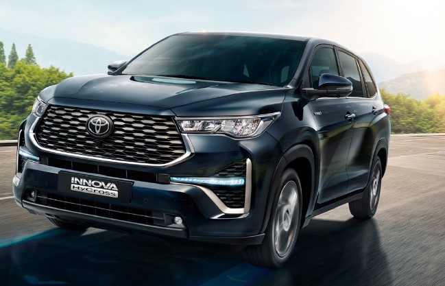Toyota Innova Hycross