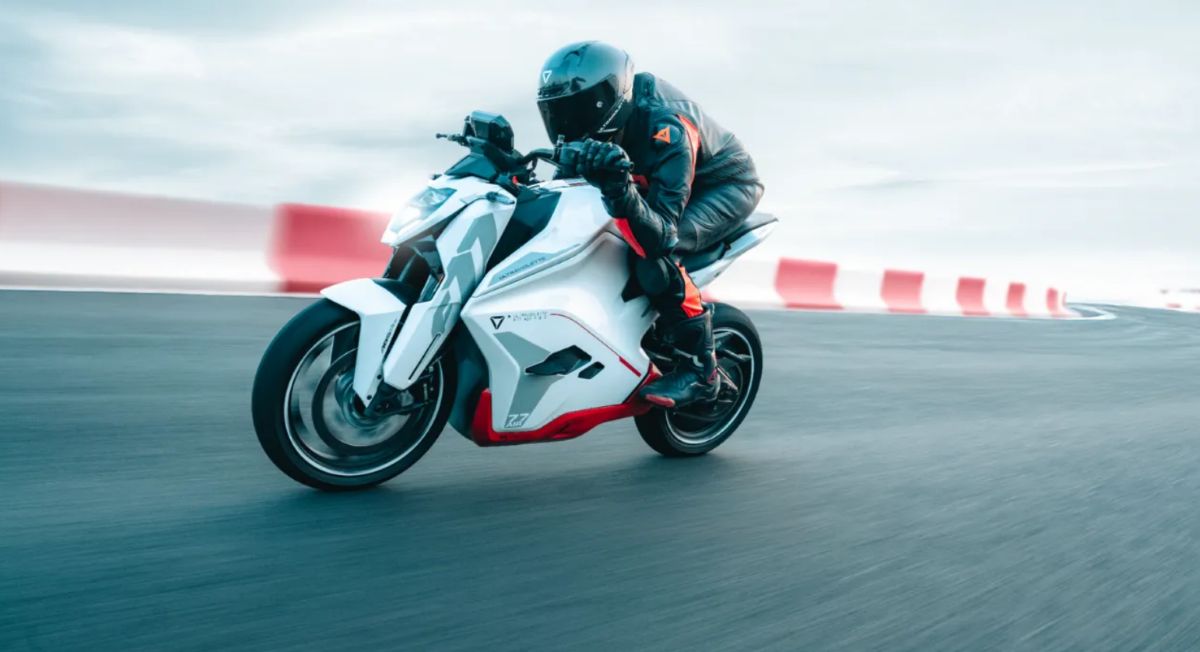 Ultraviolette F77 SuperStreet