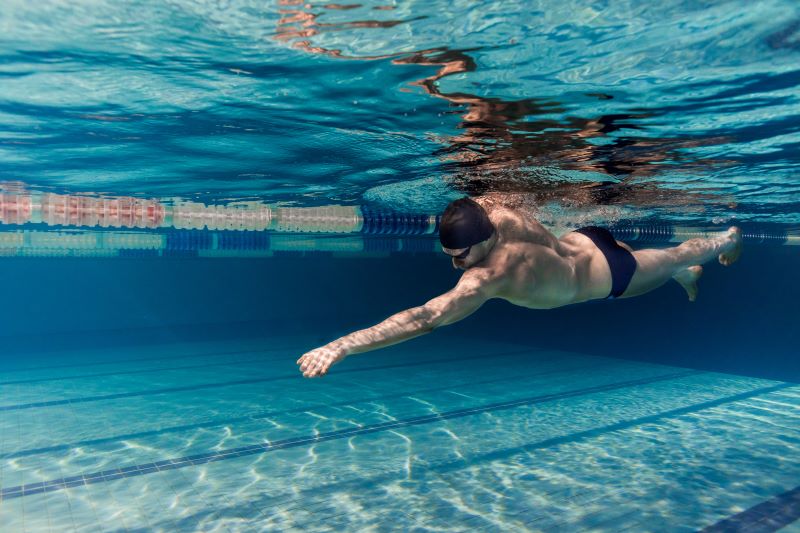 underwater-picture-of-swimmer