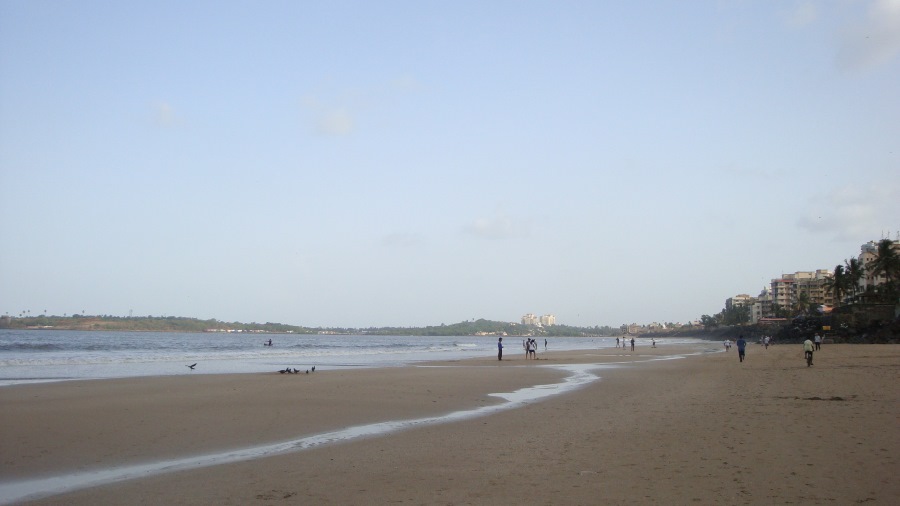 versova beach in mumbai