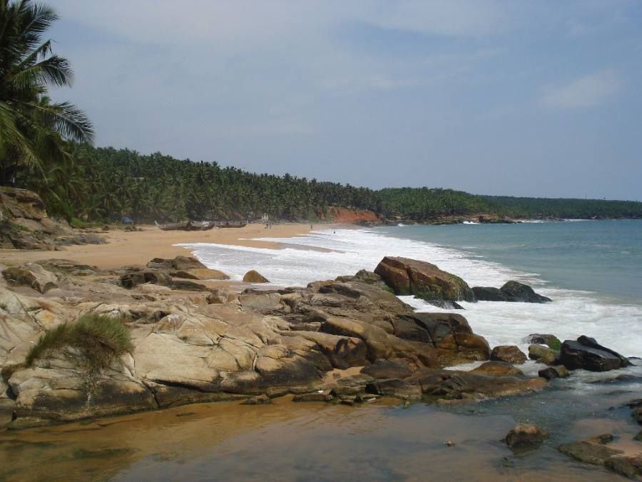 vizhinjam beach in thiruvananthapuram