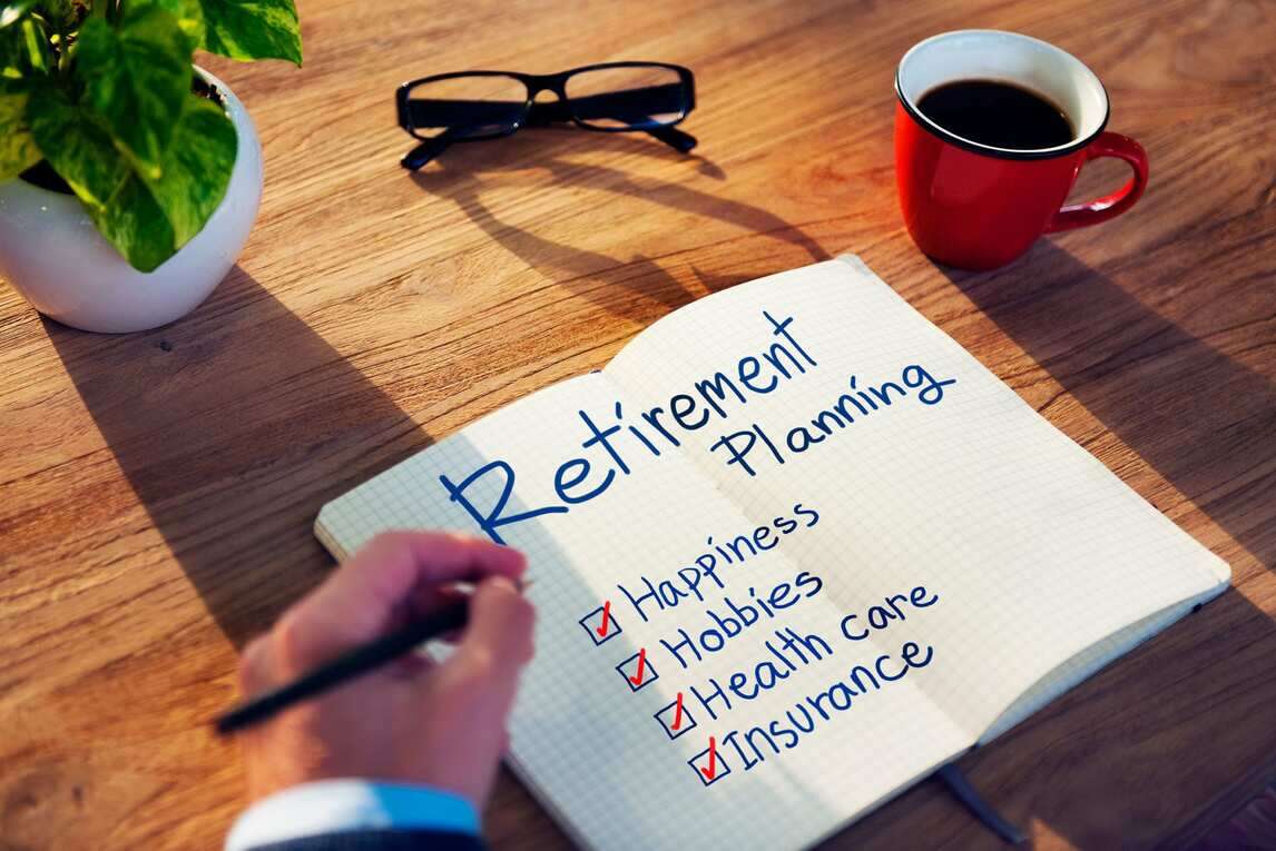 difference between pension and provident funds