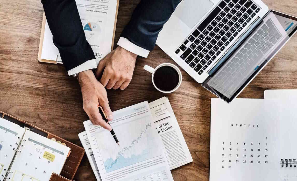financial advisor or financial consultant