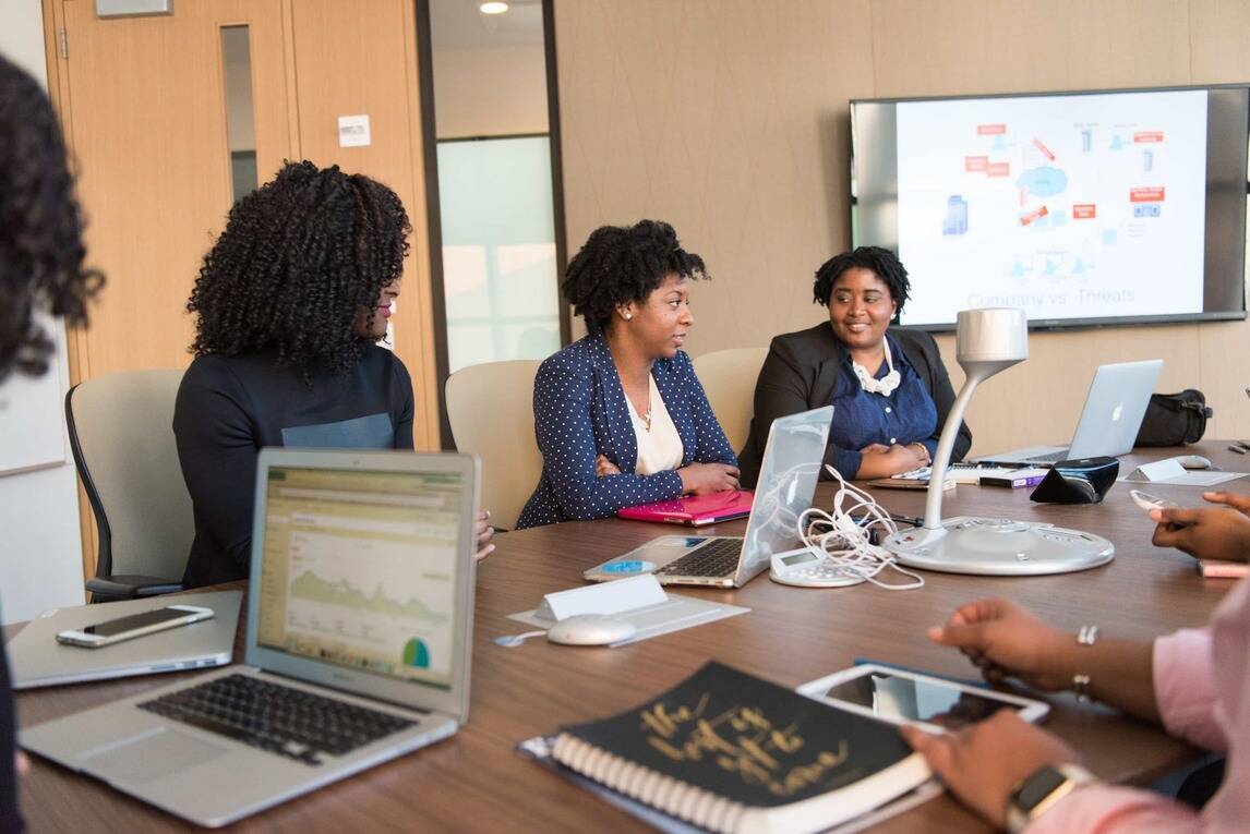 who is a financial consultant