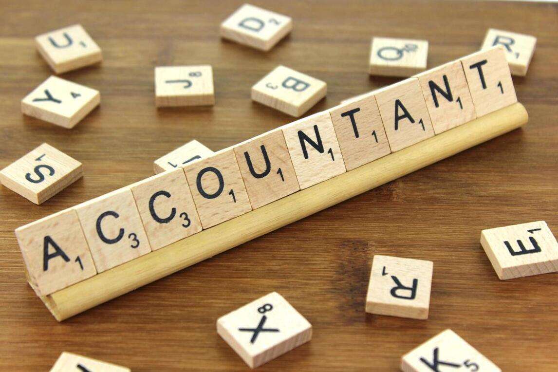 who is an accountant