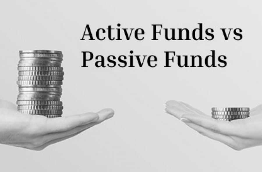 difference between active funds and passive funds
