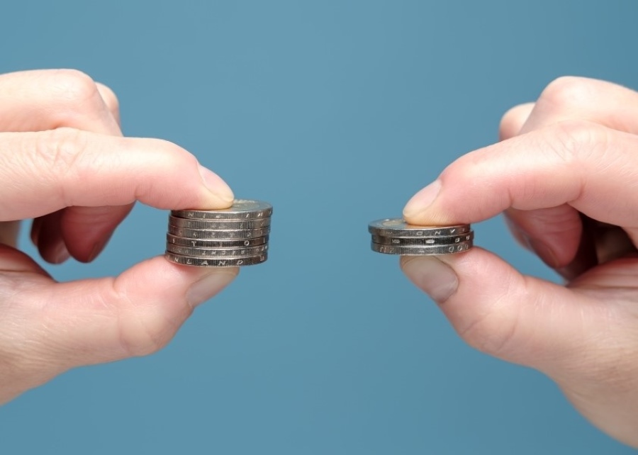 a man comparing the difference between sip and stp in mutual funds